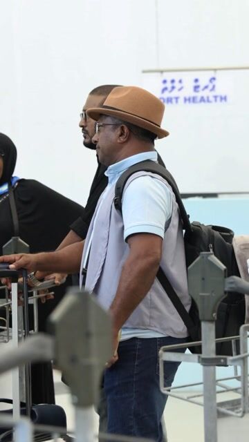 އުމްރާވެރިން އެނބުރި އައްޑުއަށް