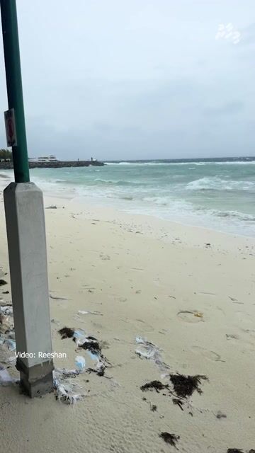 މާފުށި "ފްލޯޓިން ބާ" ފަރަށް އަރައި ފުނޑުފުނޑުވުން