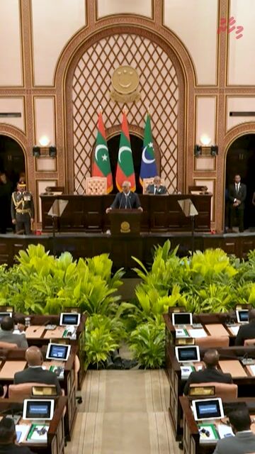 ޑޮލަރު ރިޒާވްގައި ފުރަތަމަ ފަހަރަށް 1 ބިލިއަން